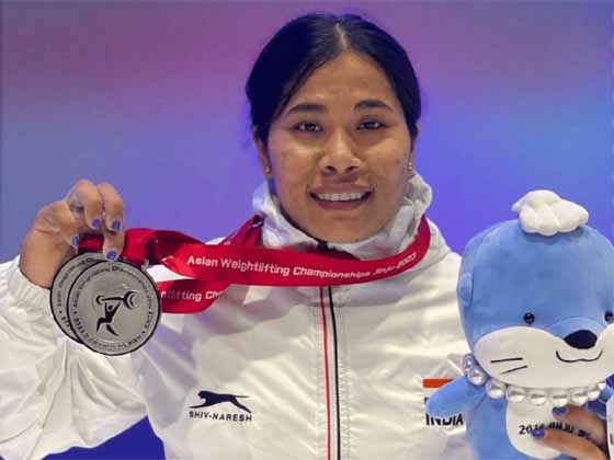 India's Weightlifter Bindyarani Devi Wins Silver At Asian Championships