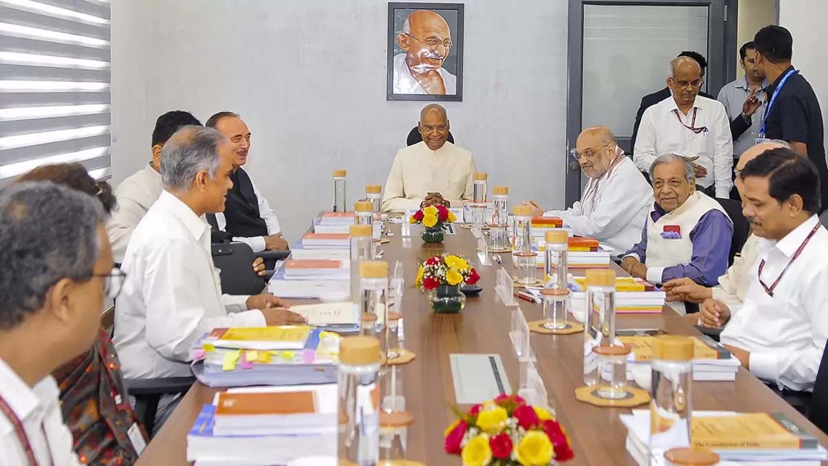 Panel On Simultaneous Polls Holds First Meeting