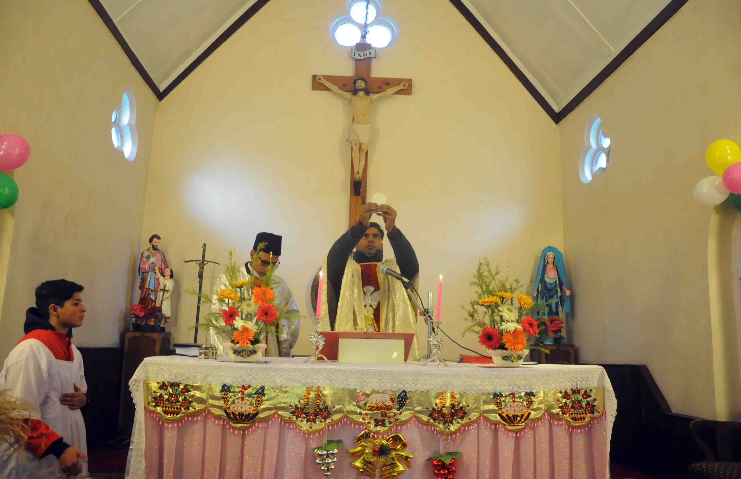 Message Of Love, Peace And Happiness: Kashmir’s Christian Community Celebrates Birth Of Jesus