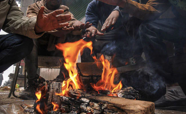 Kashmir Reels Under Intensifying Cold Wave, Srinagar Records Minus 6.2⁰C