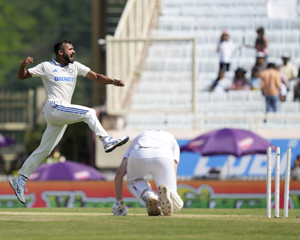 Akash Deep's Sensational Debut Leaves England Tottering at 112/5 at Lunch