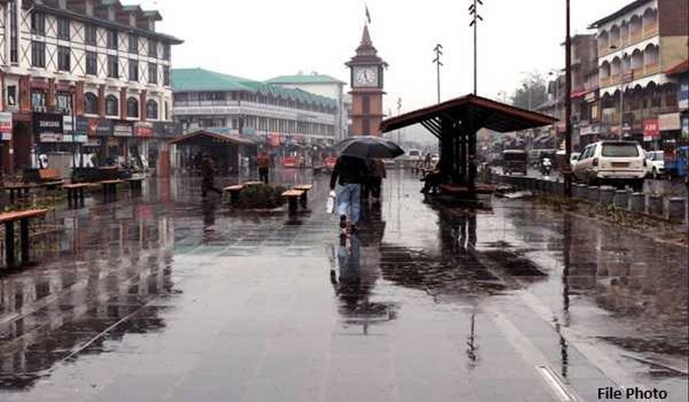 Kashmir Heaves Sigh of Relief as Rains Relent; Temp Drops, Minus 1.5°C in Gulmarg