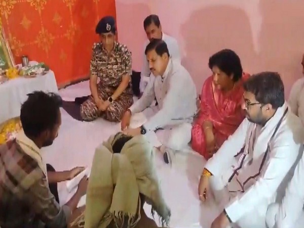 MP CM Announces Rs 1 Crore for Family of CRPF Jawan Killed in Kathua Terror Attack
