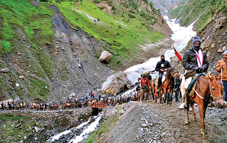 Another Batch Of Pilgrims Leaves Jammu For Amarnath Shrine