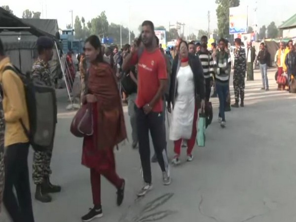 Fresh Batch of Pilgrims Leaves for Amarnath Shrine Under Heightened Security Measures