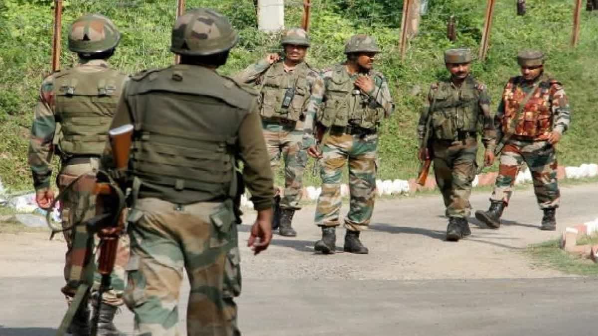Security Forces Apprehend Three Individuals With Arms In North Kashmir