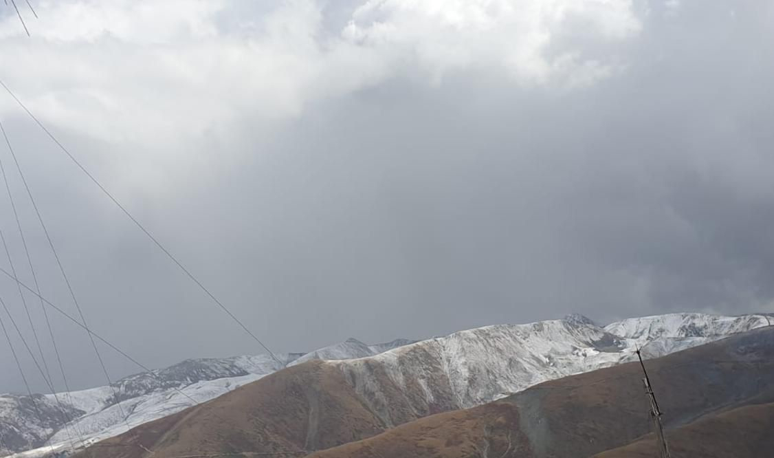 Gulmarg’s Affarwat Receives Season’s First Snowfall, Rains Lash J&K