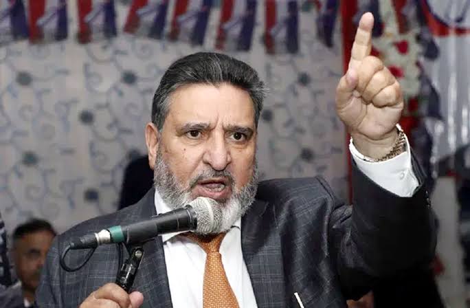 BJP, PDP, NC and Congress Robbed Jammu & Kashmir of Resources and Emotions: Altaf Bukhari