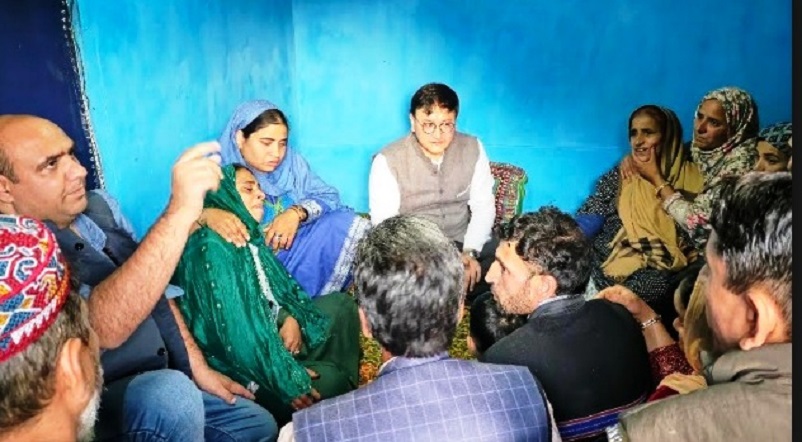 Baramulla Terror Attack: Kin Of Slain Army Porters Given ₹6 Lakh In Compensation